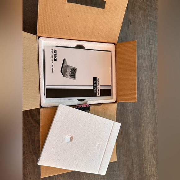 2007 RjTECH RJ-1700PDVX 7" Portable DVD MPEG4 Player w/ Card Reader & USB - Picture 5 of 12